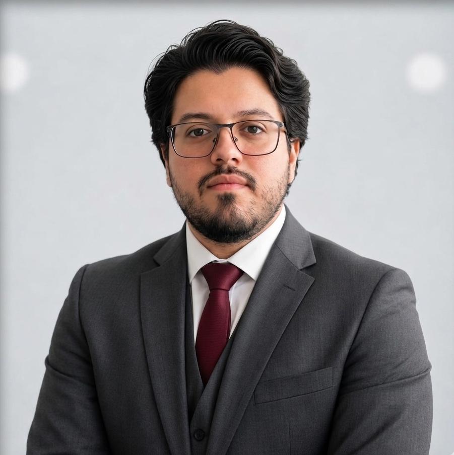 Mario Magaña, abogado fundador